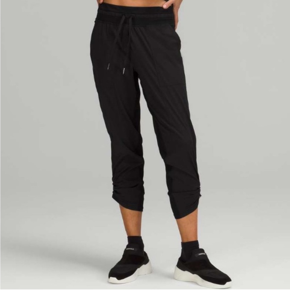 Lululemon Dance Studio Crop